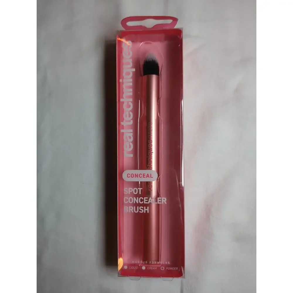 Real Techniques Spot Concealer Brush, Conceal Makeup Formulas Liquid & Cream New